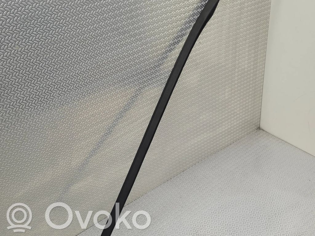 Volvo V40 Windshield trim 
