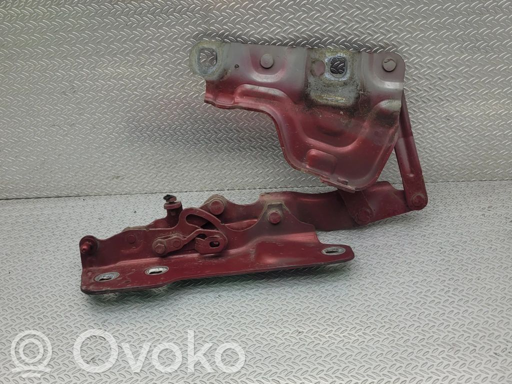 Jaguar XE Konepellin saranat 