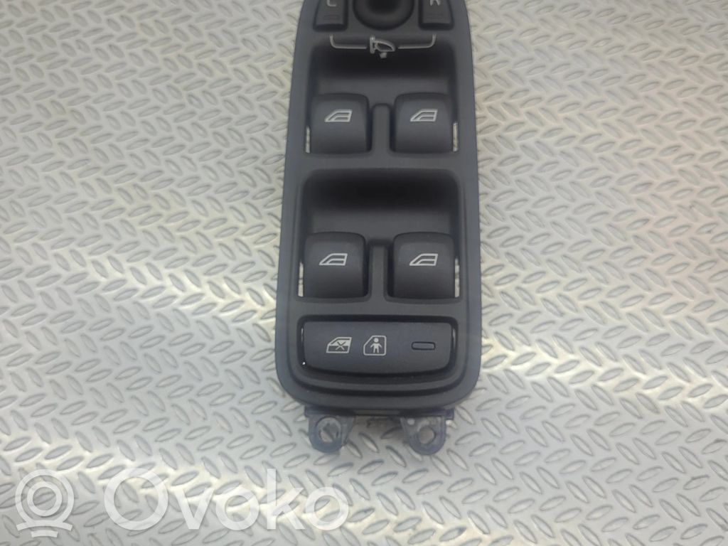 Volvo XC60 Electric window control switch 