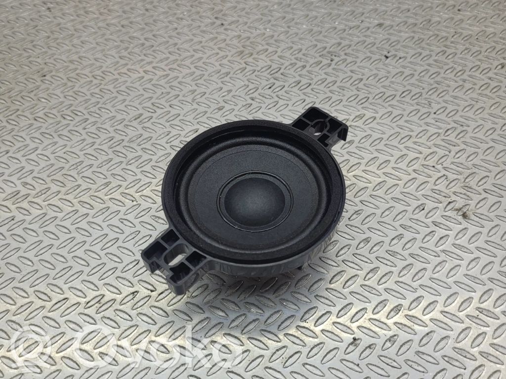 Volkswagen Taigo Panel speaker 