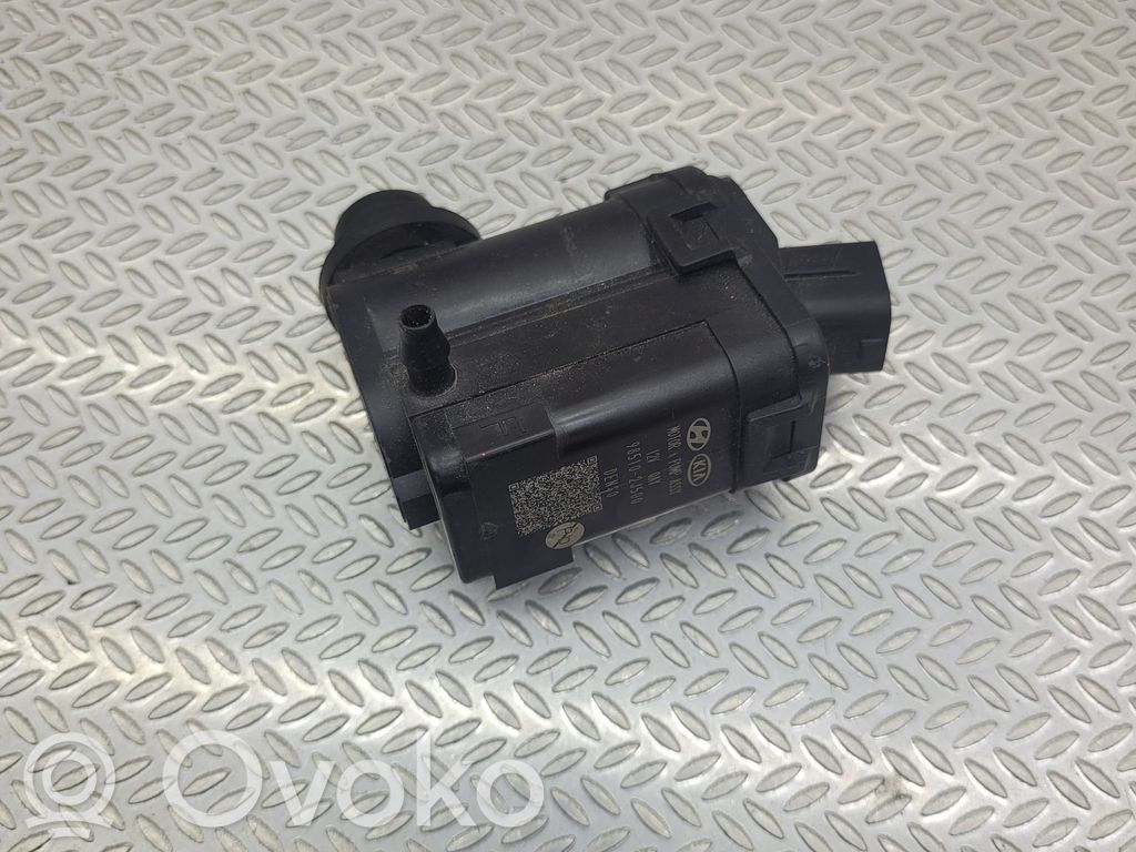 Hyundai Kona I Windscreen/windshield washer pump 