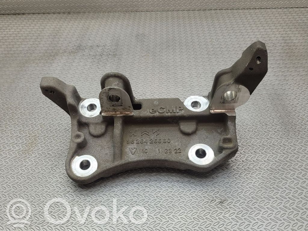 Opel Mokka B Engine mounting bracket 