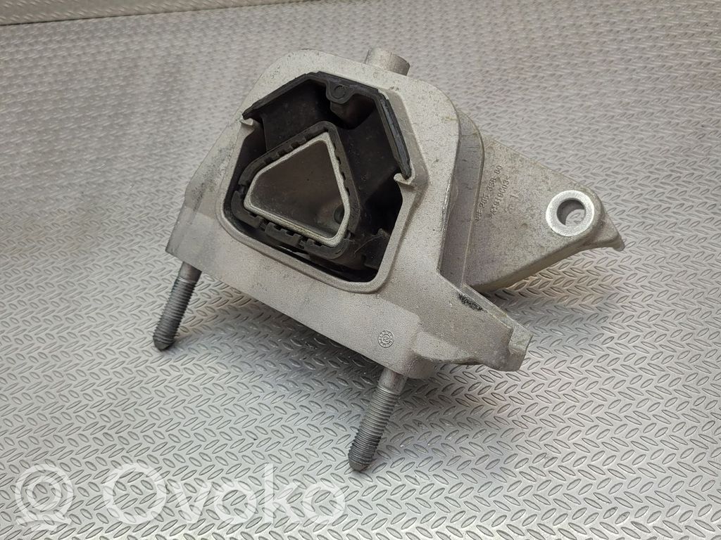 Opel Mokka B Engine mount bracket 