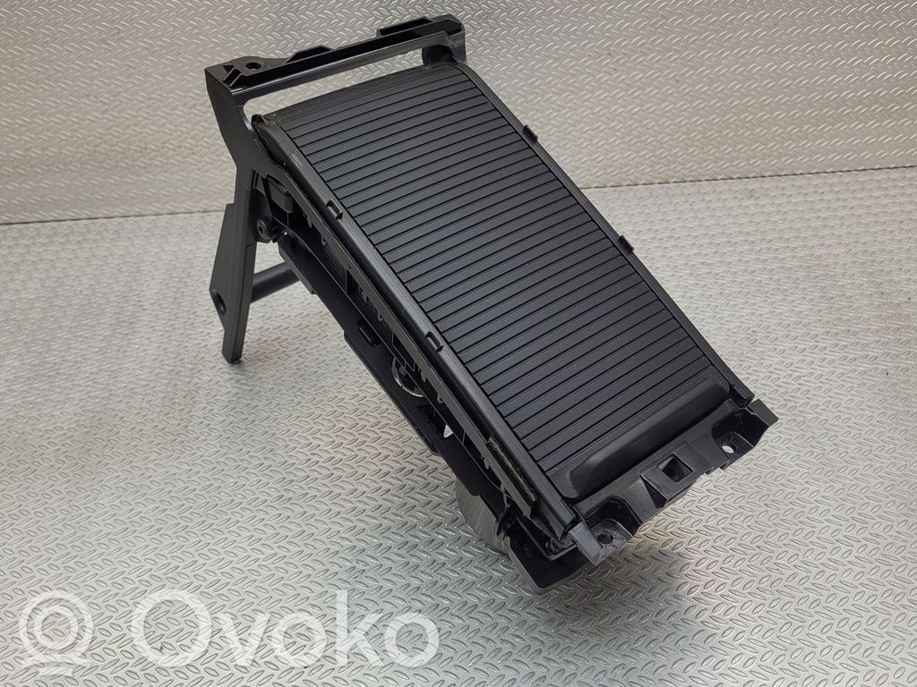 Volvo V40 Cross country Cup holder front 
