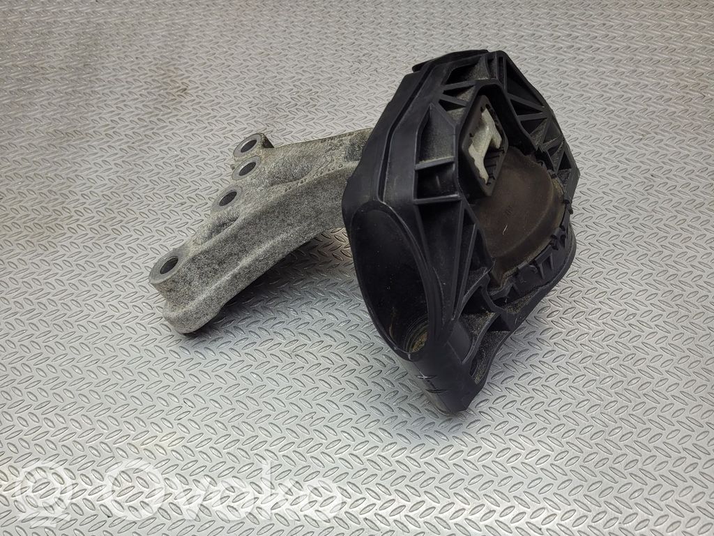 Citroen C3 Engine mount bracket 
