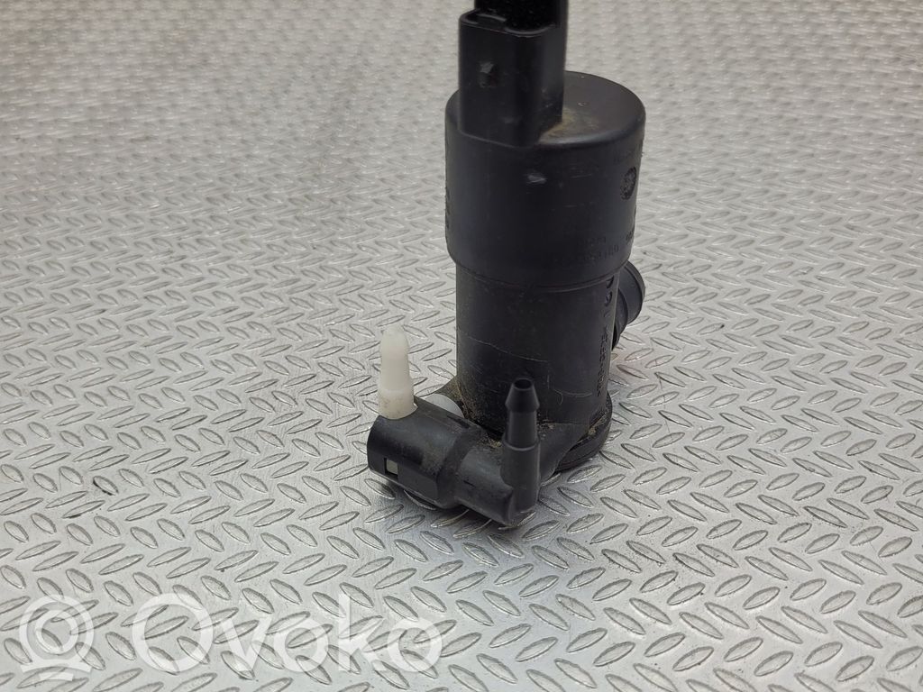 Opel Mokka B Windscreen/windshield washer pump 