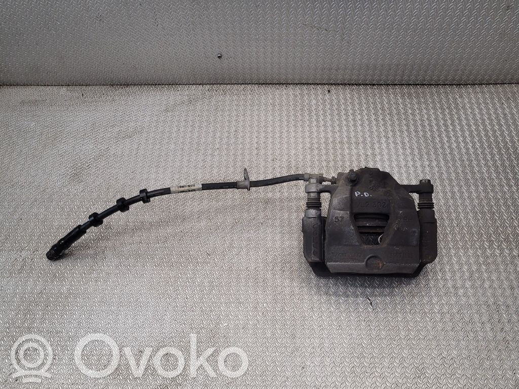 Volvo XC40 Передний суппорт 