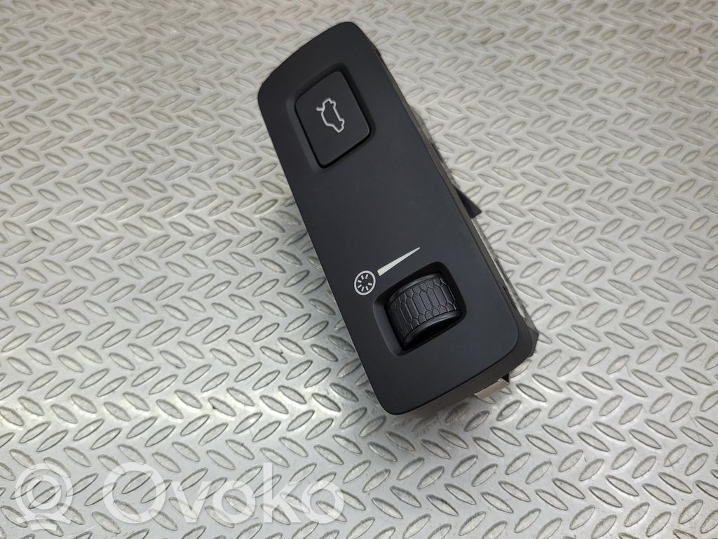 Volvo S90, V90 Tailgate opening switch 