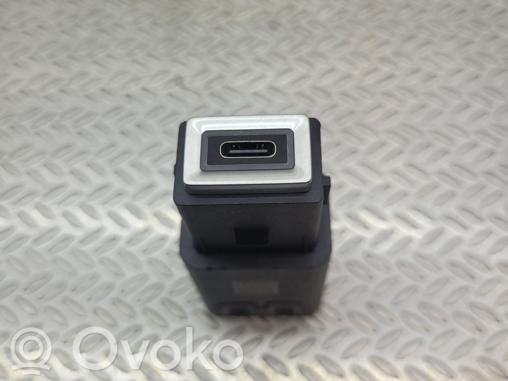 Peugeot 308 USB socket connector 