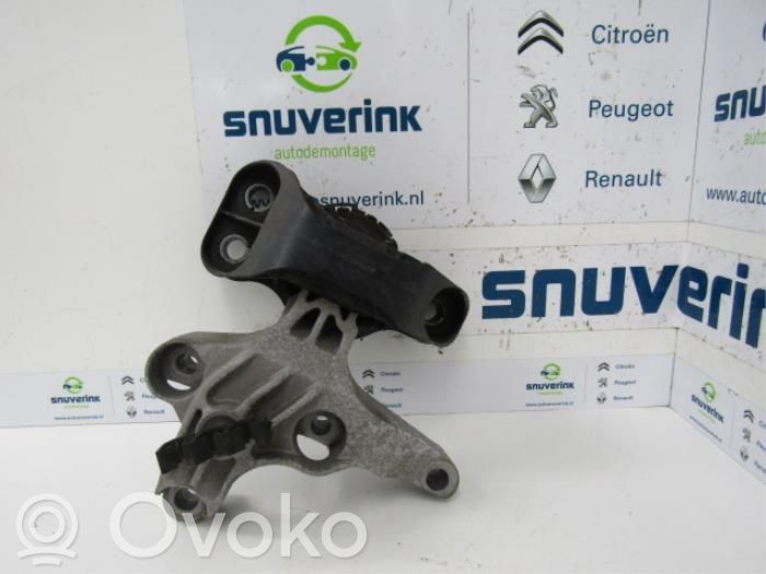 Renault Clio IV Engine mount bracket 