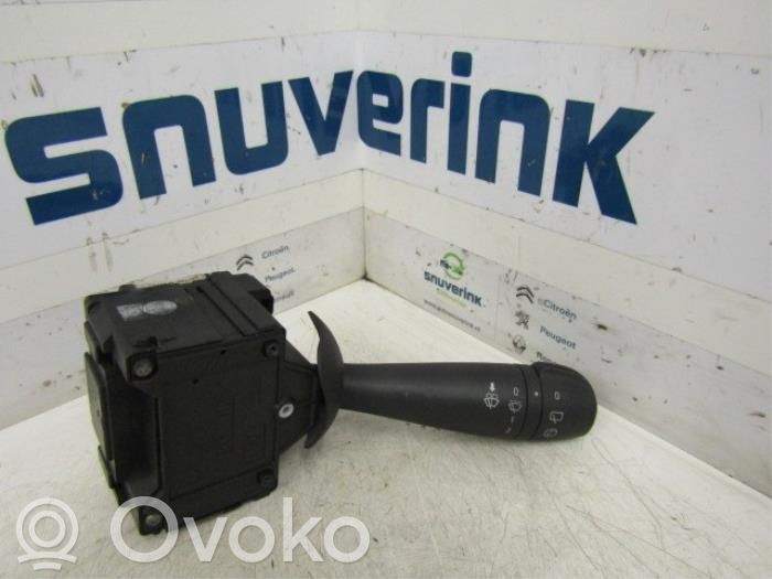 Dacia Dokker Wiper control stalk 
