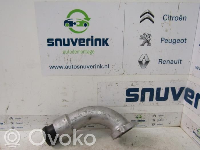 Renault Trafic III (X82) Furtun/conductă intercooler 