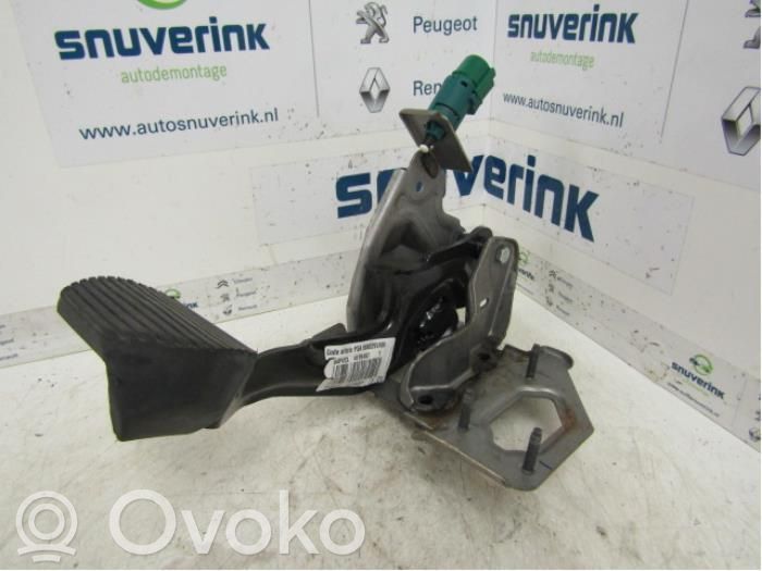 Peugeot 2008 I Pedal de freno 