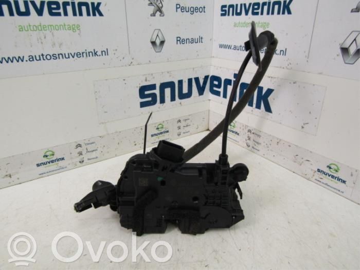 Renault Captur Priekinė durų spyna 