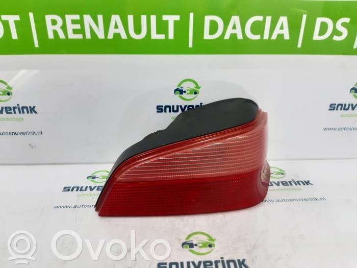 Peugeot 106 Galinis žibintas kėbule 