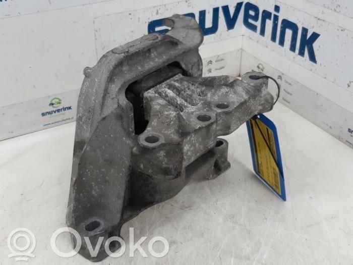 Peugeot Expert Engine mount bracket 