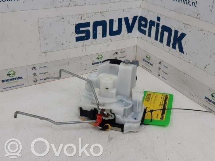 Opel Combo D Lastausoven lukko 