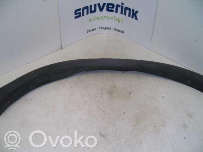Renault Master II Front arch trim 