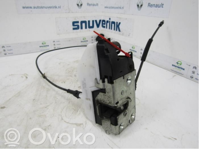 Renault Twingo II Front door lock 