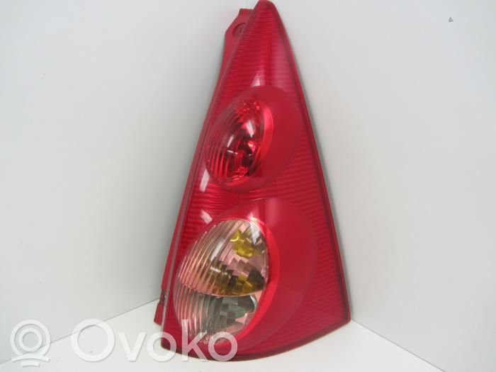 Peugeot 107 Aizmugurējais lukturis virsbūvē 