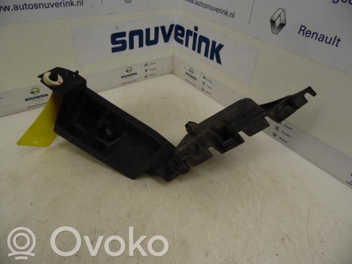 Renault Twingo II Takapuskurin kannake 