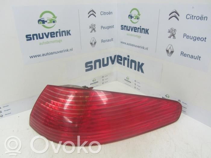 Peugeot 607 Aizmugurējais lukturis virsbūvē 