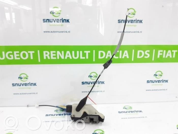 Peugeot 208 I Zamek drzwi przednich 