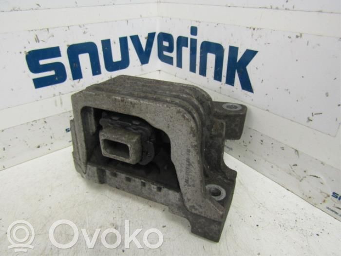 Engine mount bracket   1839G2