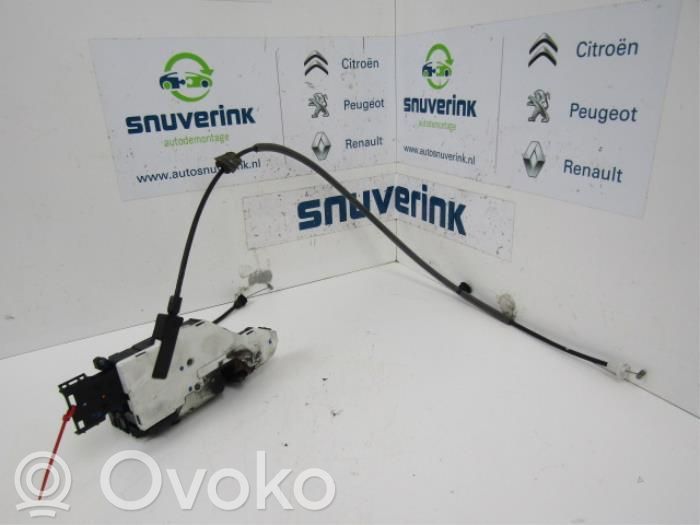 Peugeot 207 Priekšpusē slēdzene 