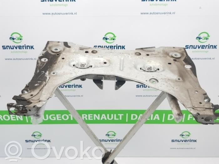 Renault Captur Передняя траверса 