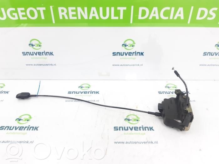 Renault Megane II Etuoven lukko 