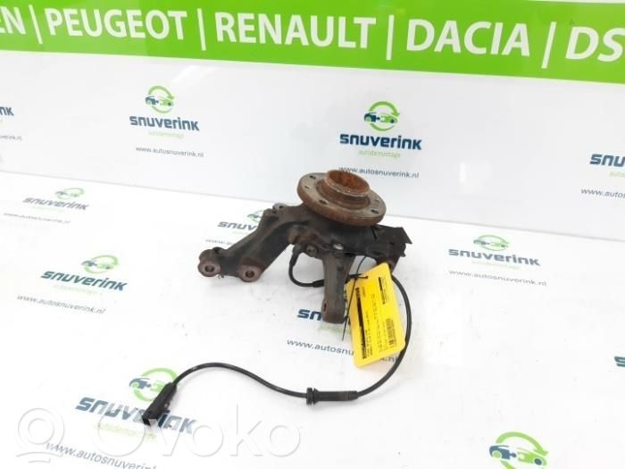 Renault Clio IV Achsschenkel vorne 