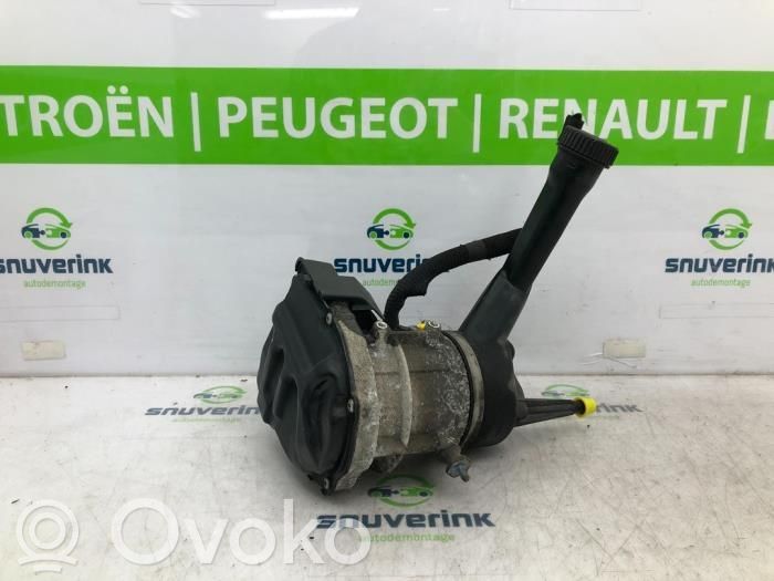 Peugeot 308 Ohjaustehostimen pumppu 