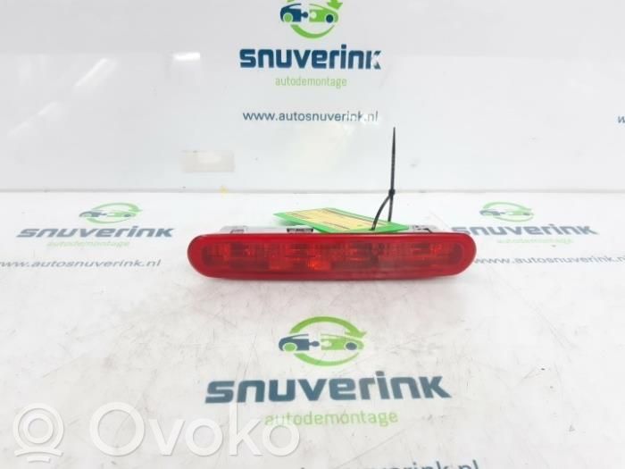 Opel Combo D Kolmas/lisäjarruvalo 