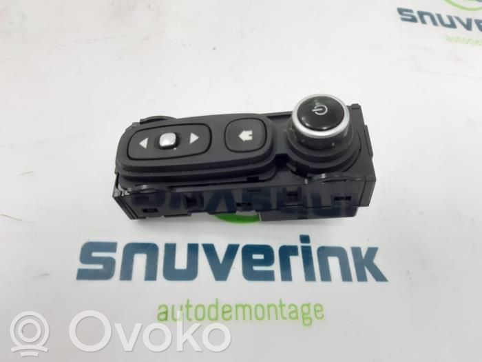 Renault Clio IV Unidad central de control multimedia 