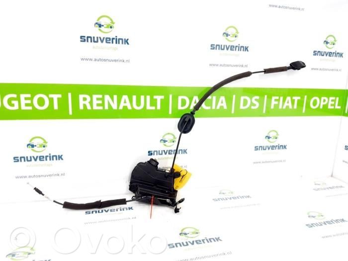 Renault Captur Zamek drzwi przednich 