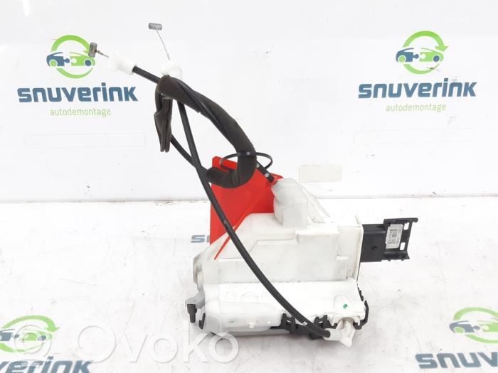 Citroen C3 Front door lock 