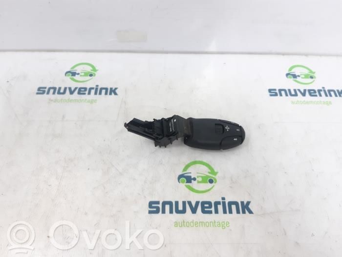 Peugeot Partner Steering wheel buttons/switches 