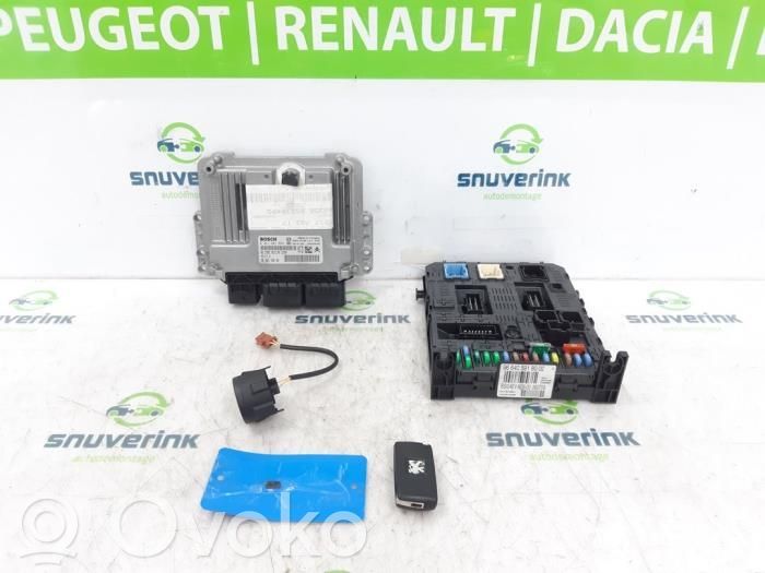 Peugeot 308 Engine control unit/module 
