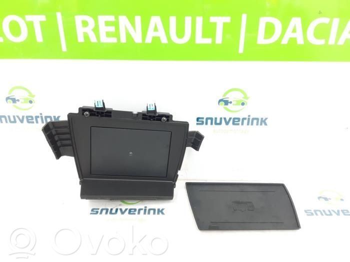 Renault Arkana Tālruņa vadības bloks 