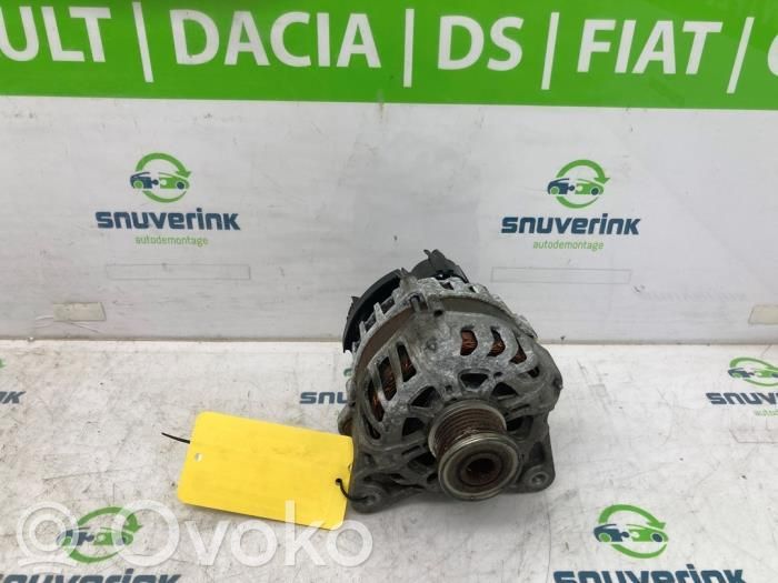 Renault Clio IV Generator/alternator 