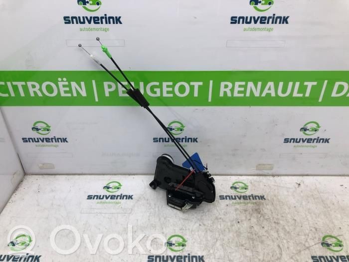 Peugeot 108 Front door lock 