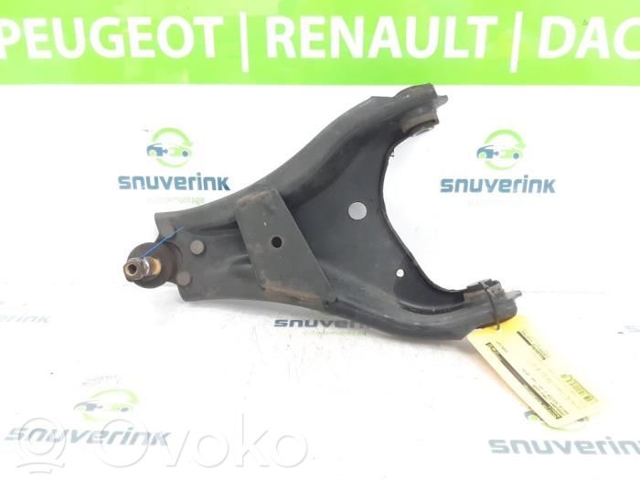 Dacia Duster Brazo de suspensión delantero 