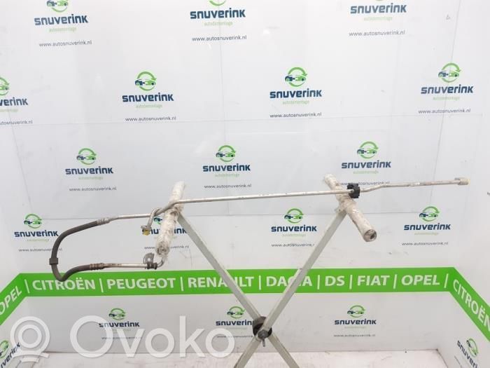 Renault Twingo III Ilmastointilaitteen putki (A/C) 