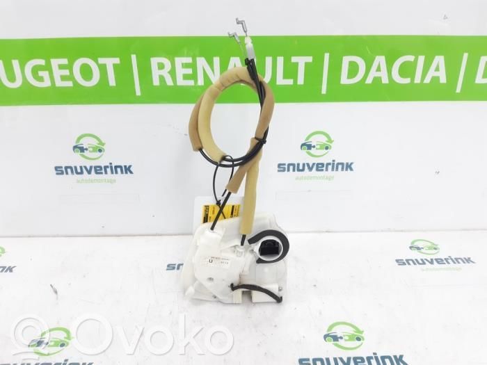 Mazda 2 Front door lock 