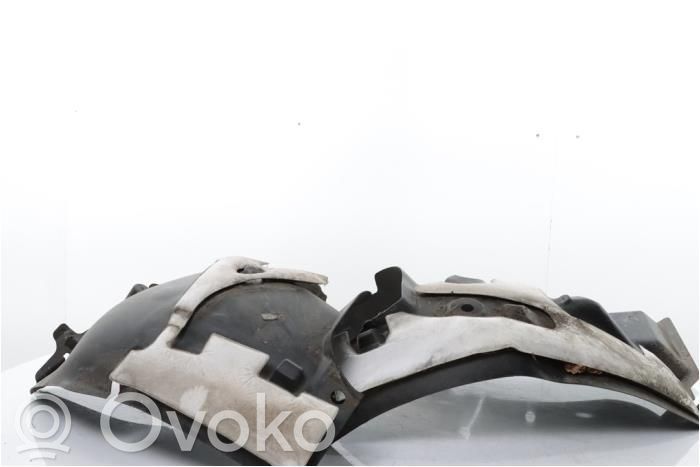 Renault Clio IV Nadkole przednie 