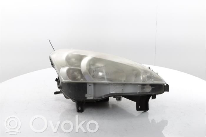 Peugeot Partner Lampa przednia 