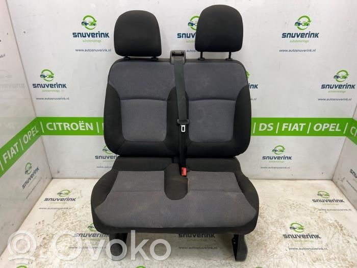 Opel Vivaro Kaksoisetuistuin 