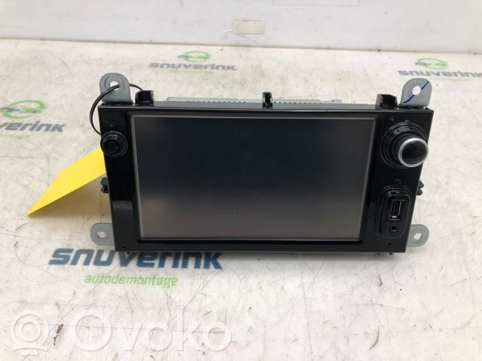 Renault Clio IV Panel / Radioodtwarzacz CD/DVD/GPS 