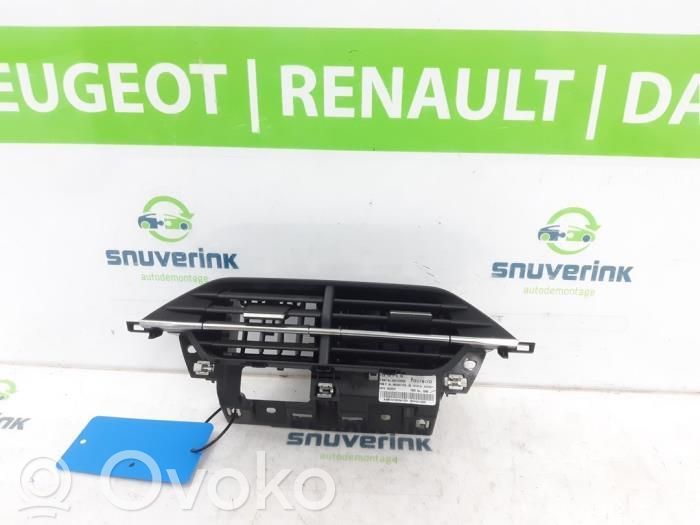 Peugeot 208 II Kojelaudan keskiosan tuuletussuuttimen ritilä